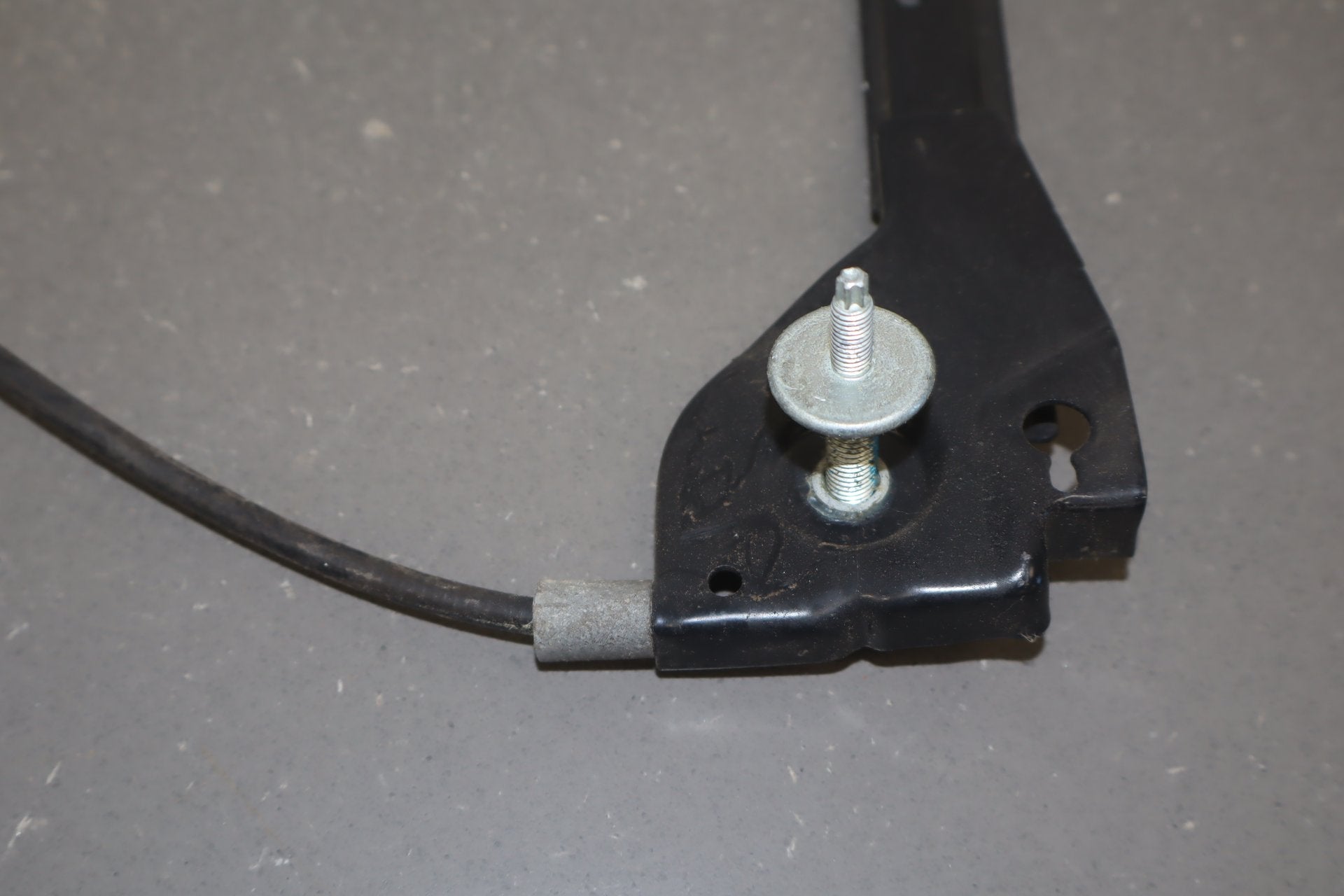2008-2010 Dodge Challenger Right Front Door Regulator OEM