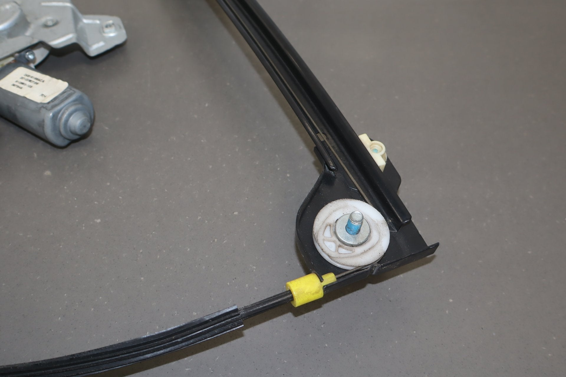 2008-2010 Dodge Challenger Right Front Door Regulator OEM