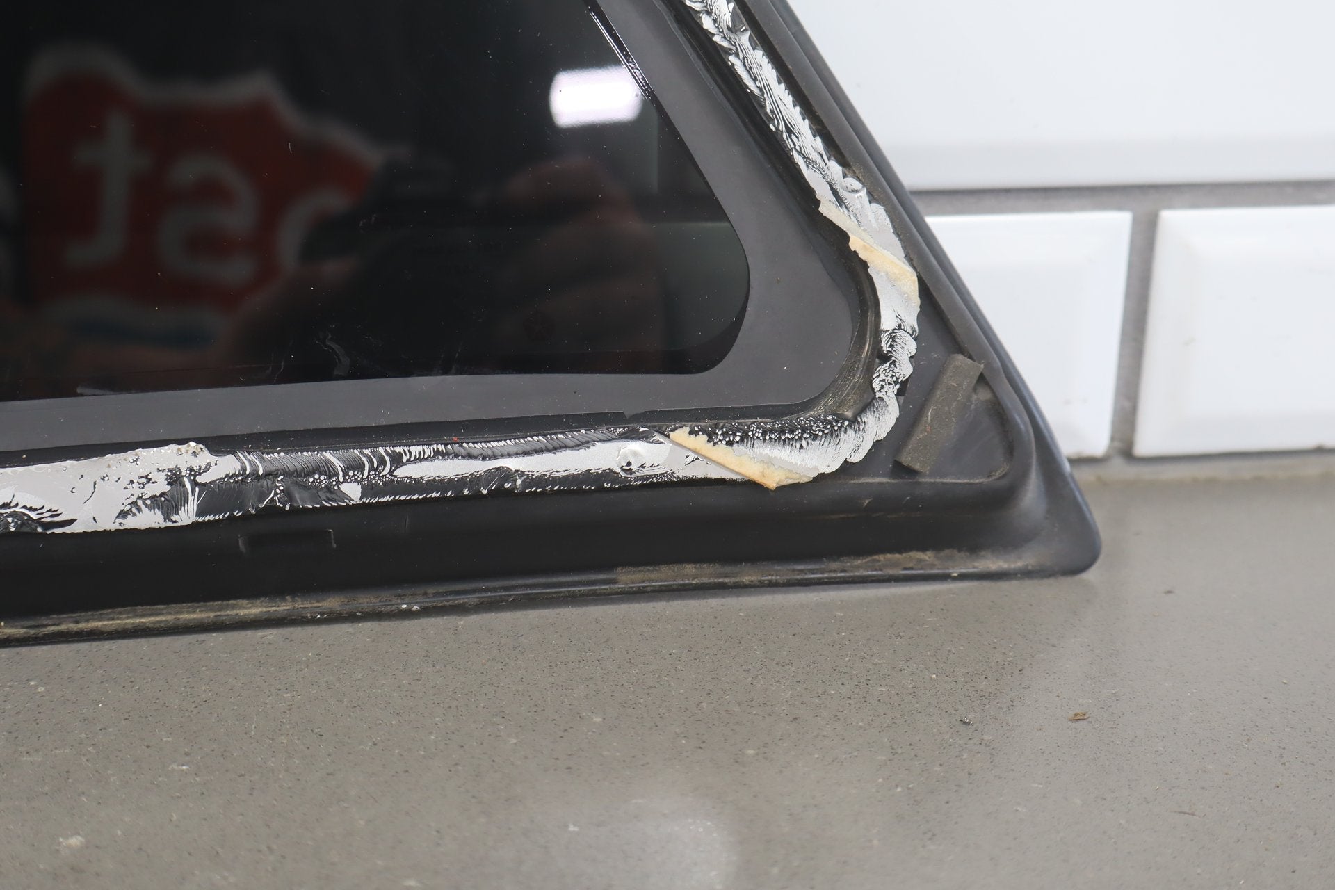 2008-2010 Dodge Challenger Right Quarter Window OEM
