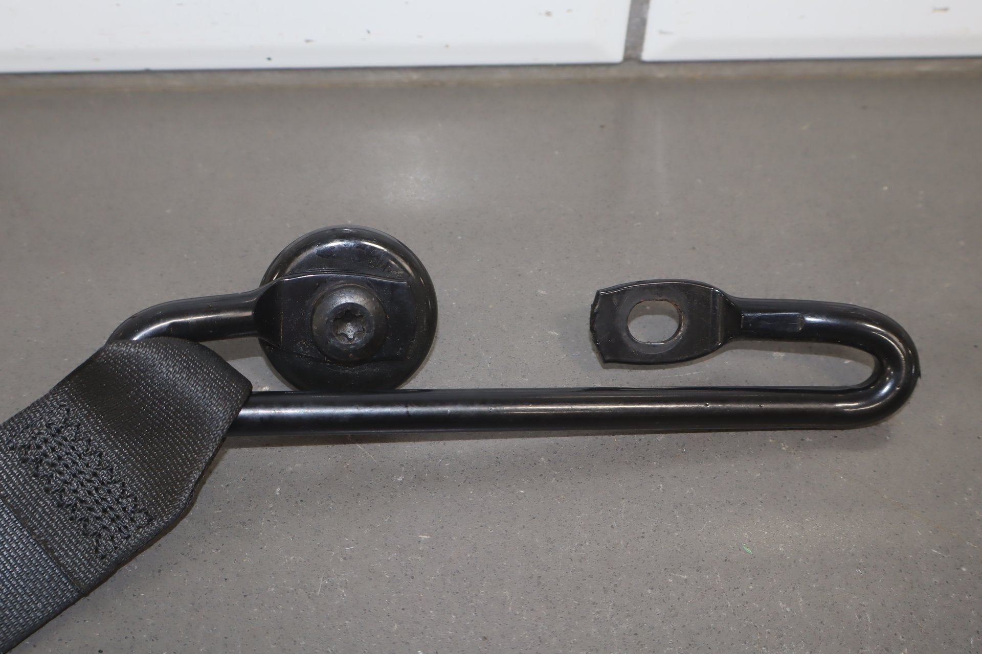 2008-2010 Dodge Challenger SRT8 Left Front Seat Belt Dark Slate Gray DV