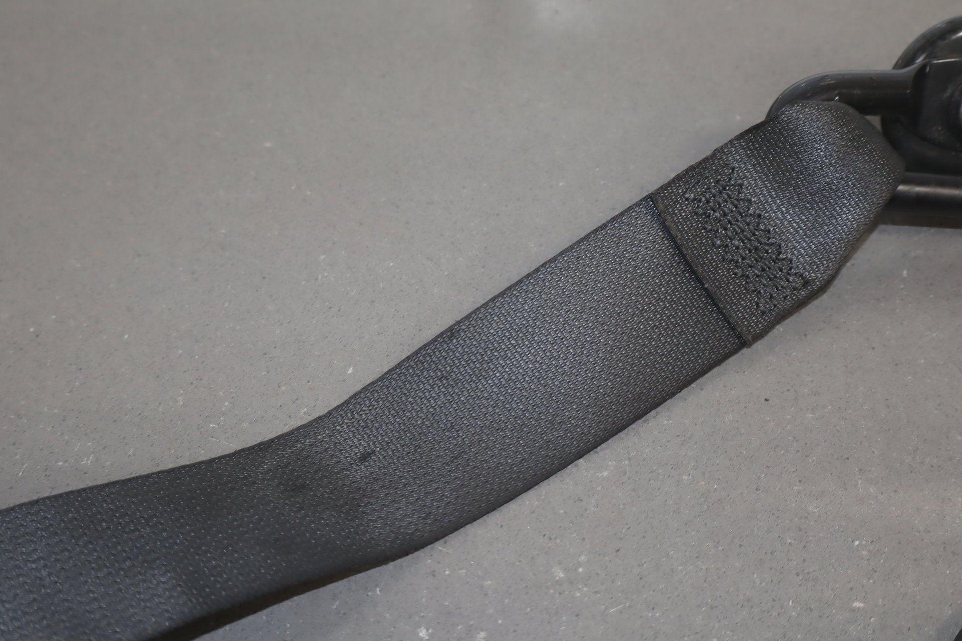 2008-2010 Dodge Challenger SRT8 Left Front Seat Belt Dark Slate Gray DV