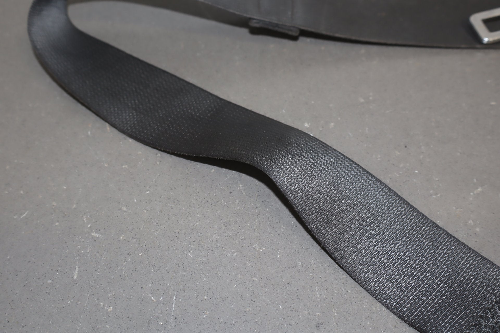 2008-2010 Dodge Challenger SRT8 Left Front Seat Belt Dark Slate Gray DV