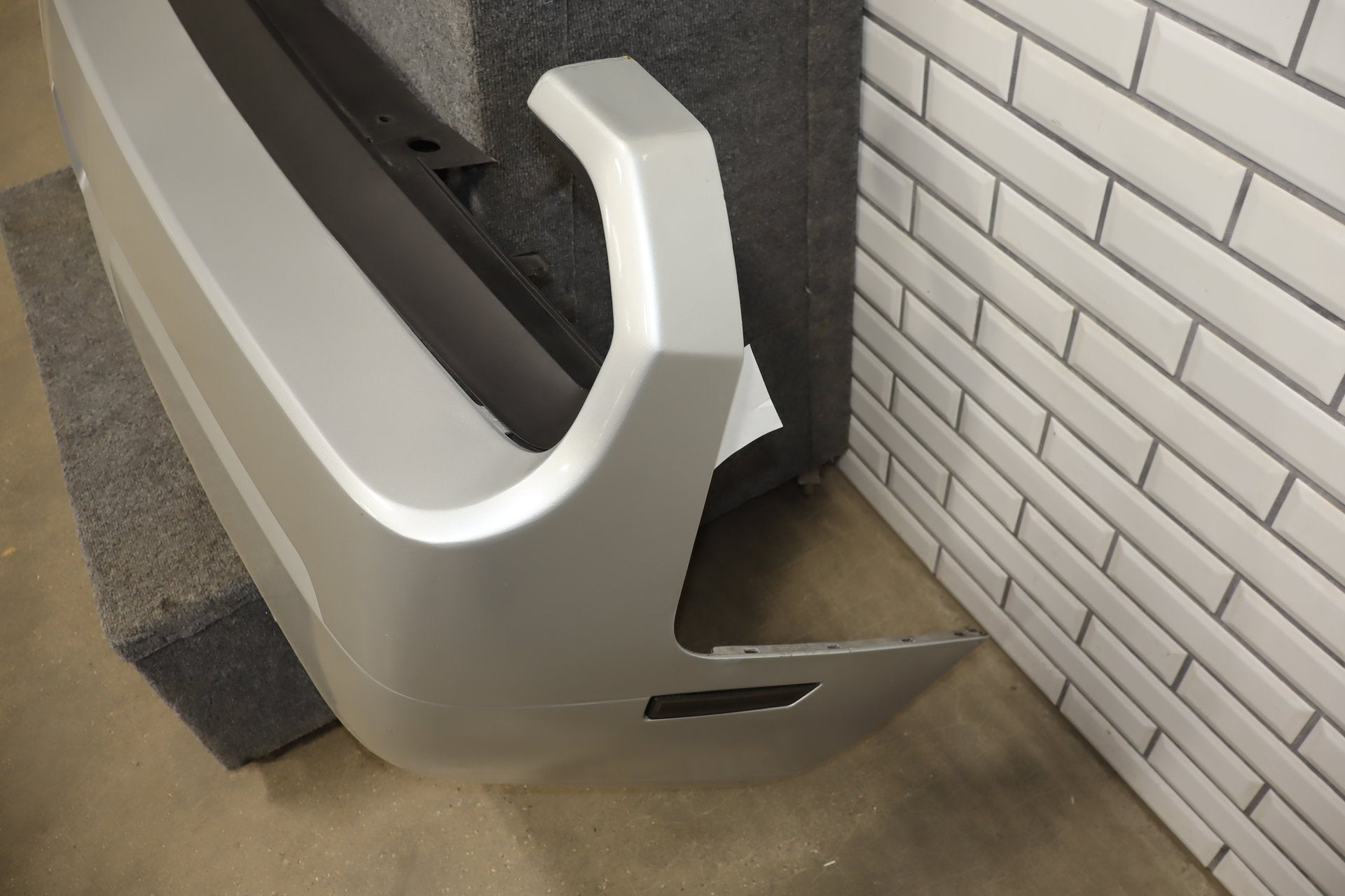 2008-2010 Dodge Challenger SRT8 Rear Bumper Bright Silver PS2