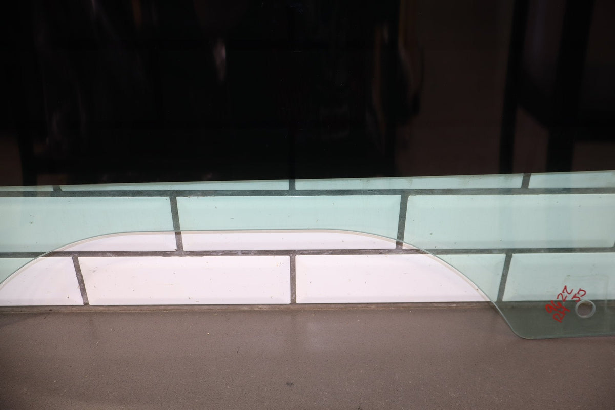 2008-2010 Dodge Challenger SRT8 Right Front Door Window/ Glass OEM