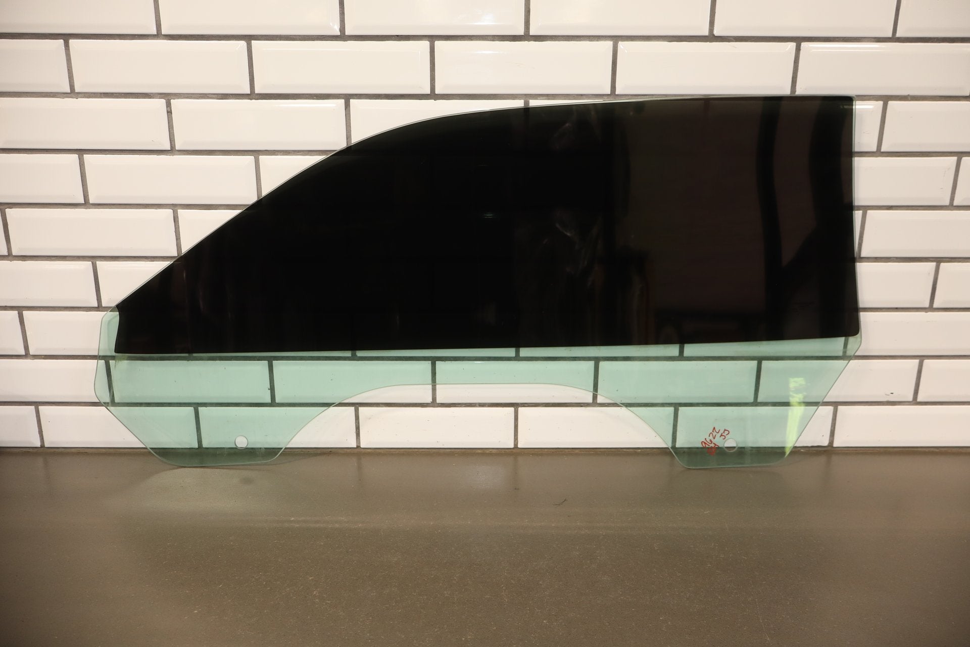 2008-2010 Dodge Challenger SRT8 Right Front Door Window/ Glass OEM