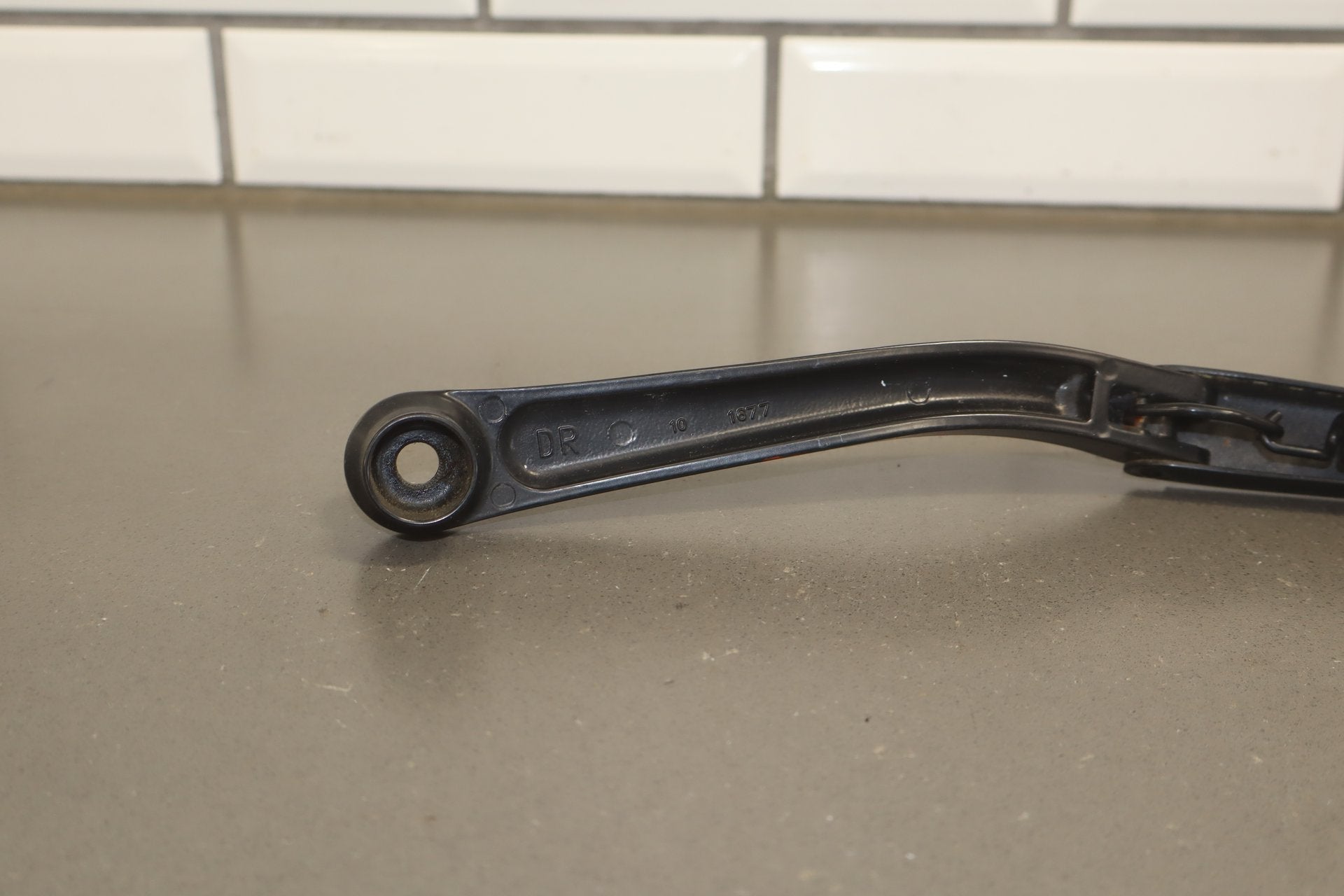 2008-2010 Dodge Challenger SRT8 Wiper Arm Pair
