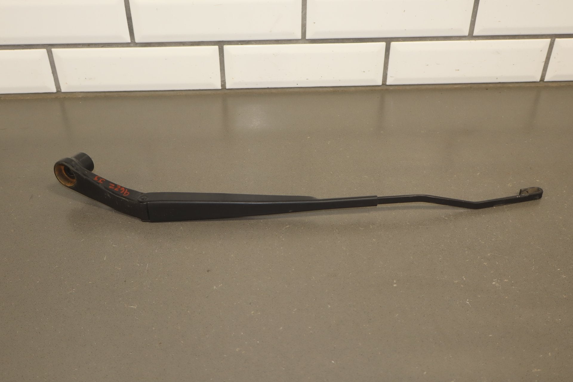 2008-2010 Dodge Challenger SRT8 Wiper Arm Pair