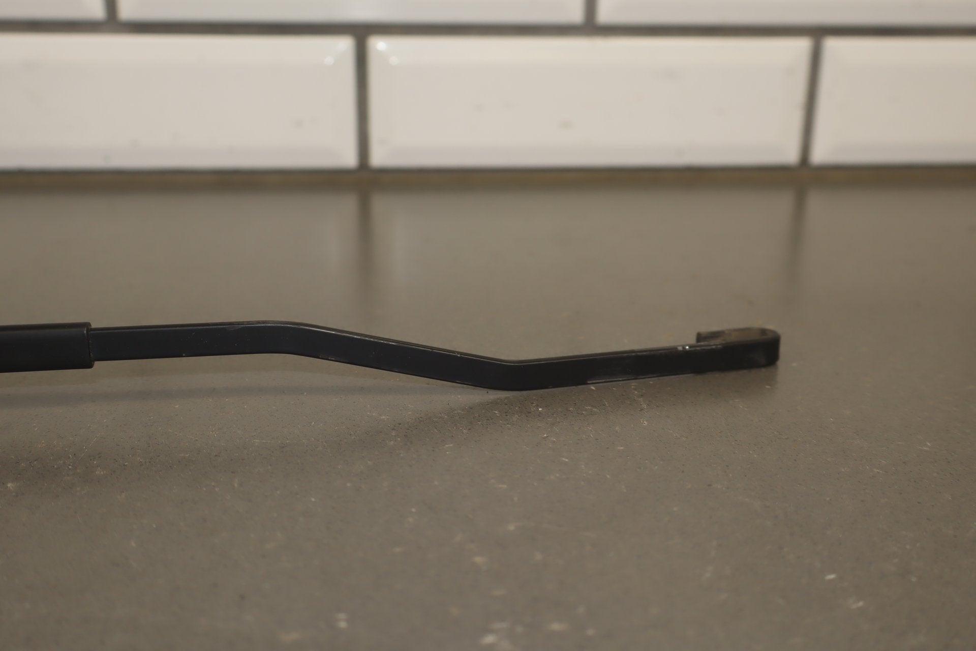 2008-2010 Dodge Challenger SRT8 Wiper Arm Pair
