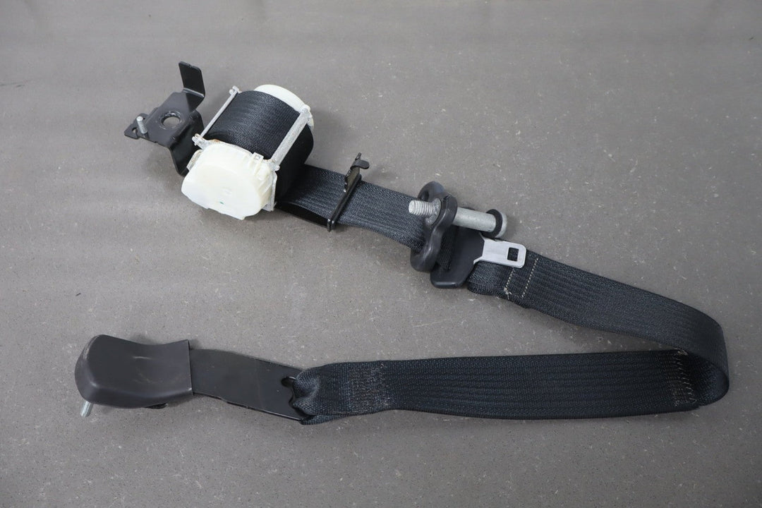 2008 - 2012 Ford F - 250 Super Duty Crew Cab FX4 Right Rear Seat belt Black 5B