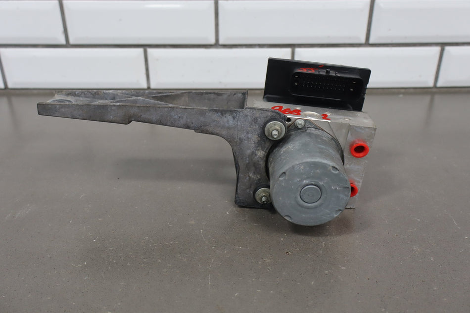 2008-2013 Chevrolet Corvette C6 ABS Brake Unit 25994201