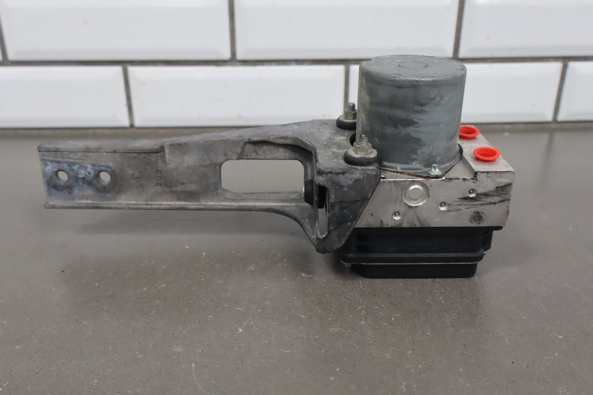 2008-2013 Chevrolet Corvette C6 ABS Brake Unit 25994201