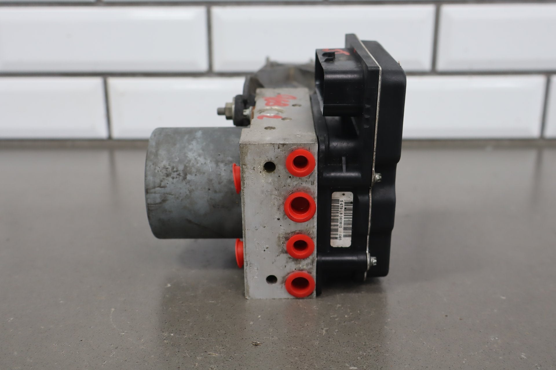 2008-2013 Chevrolet Corvette C6 ABS Brake Unit 25994201
