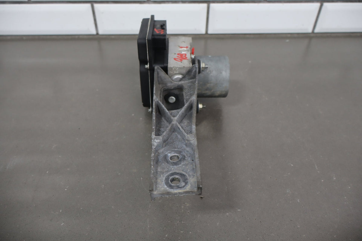 2008-2013 Chevrolet Corvette C6 ABS Brake Unit 25994201