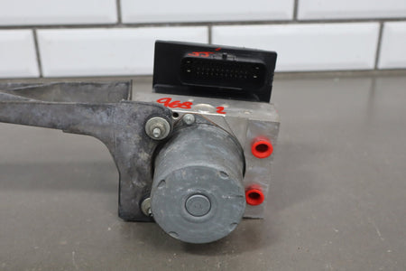 2008-2013 Chevrolet Corvette C6 ABS Brake Unit 25994201