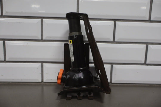 2008 - 2013 Chevrolet Suburban 2500 OEM Jack and Tool Kit GMT900