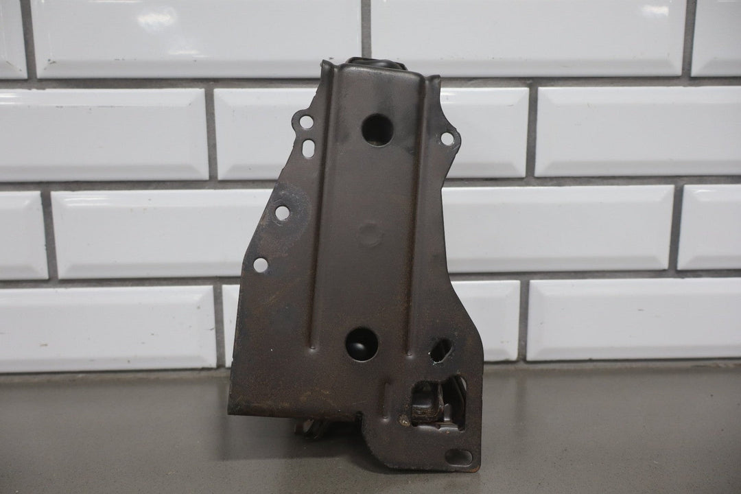 2008 - 2013 Chevrolet Suburban 2500 OEM Jack and Tool Kit GMT900