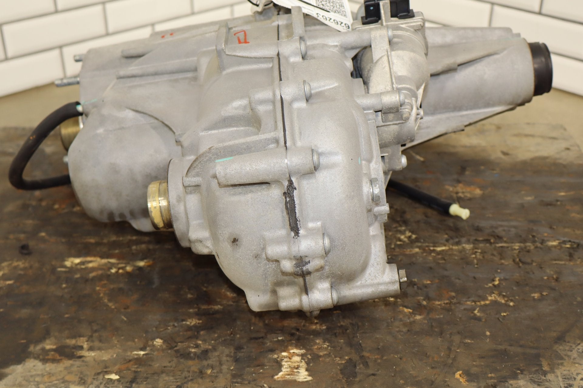2008-2013 Chevrolet Tahoe Transfer Case 24256219 OEM