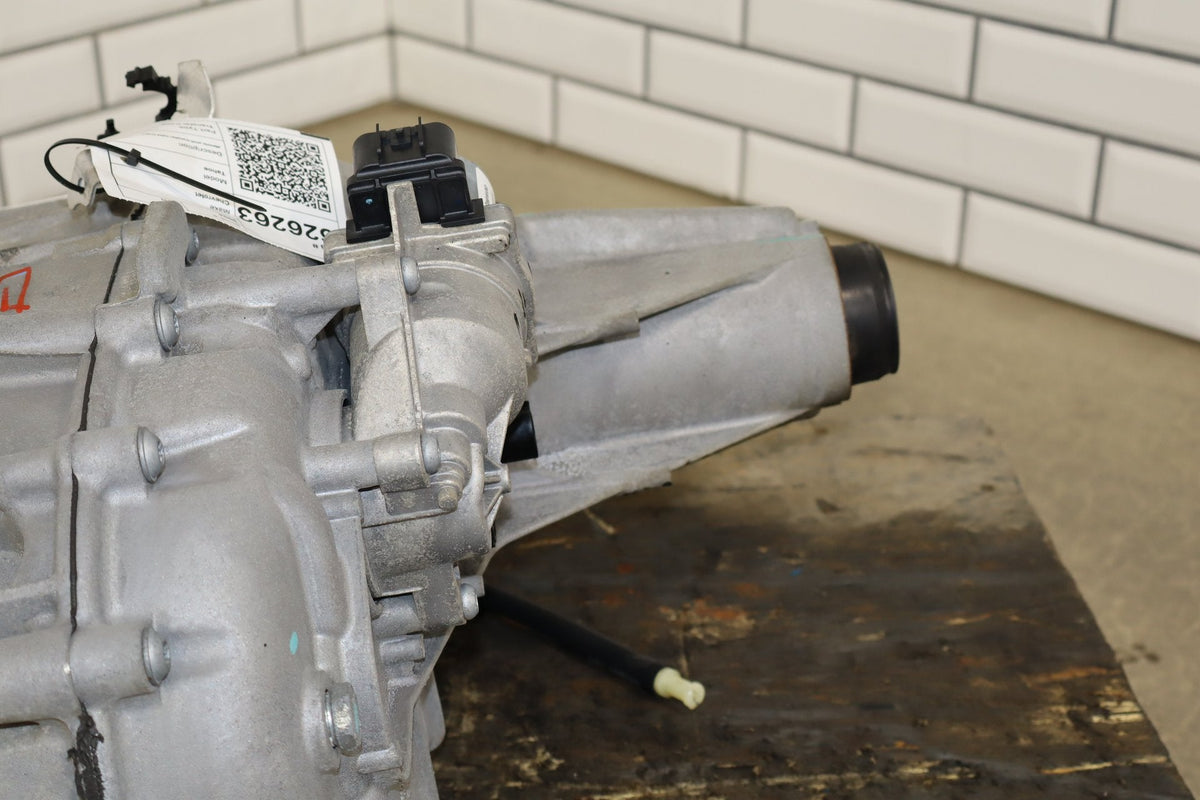 2008-2013 Chevrolet Tahoe Transfer Case 24256219 OEM