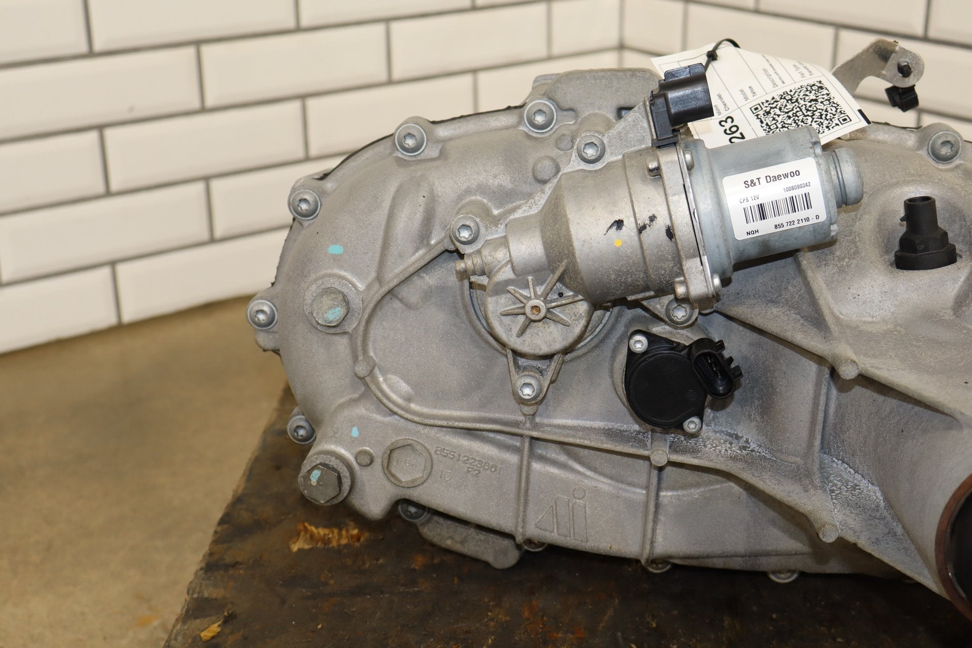 2008-2013 Chevrolet Tahoe Transfer Case 24256219 OEM