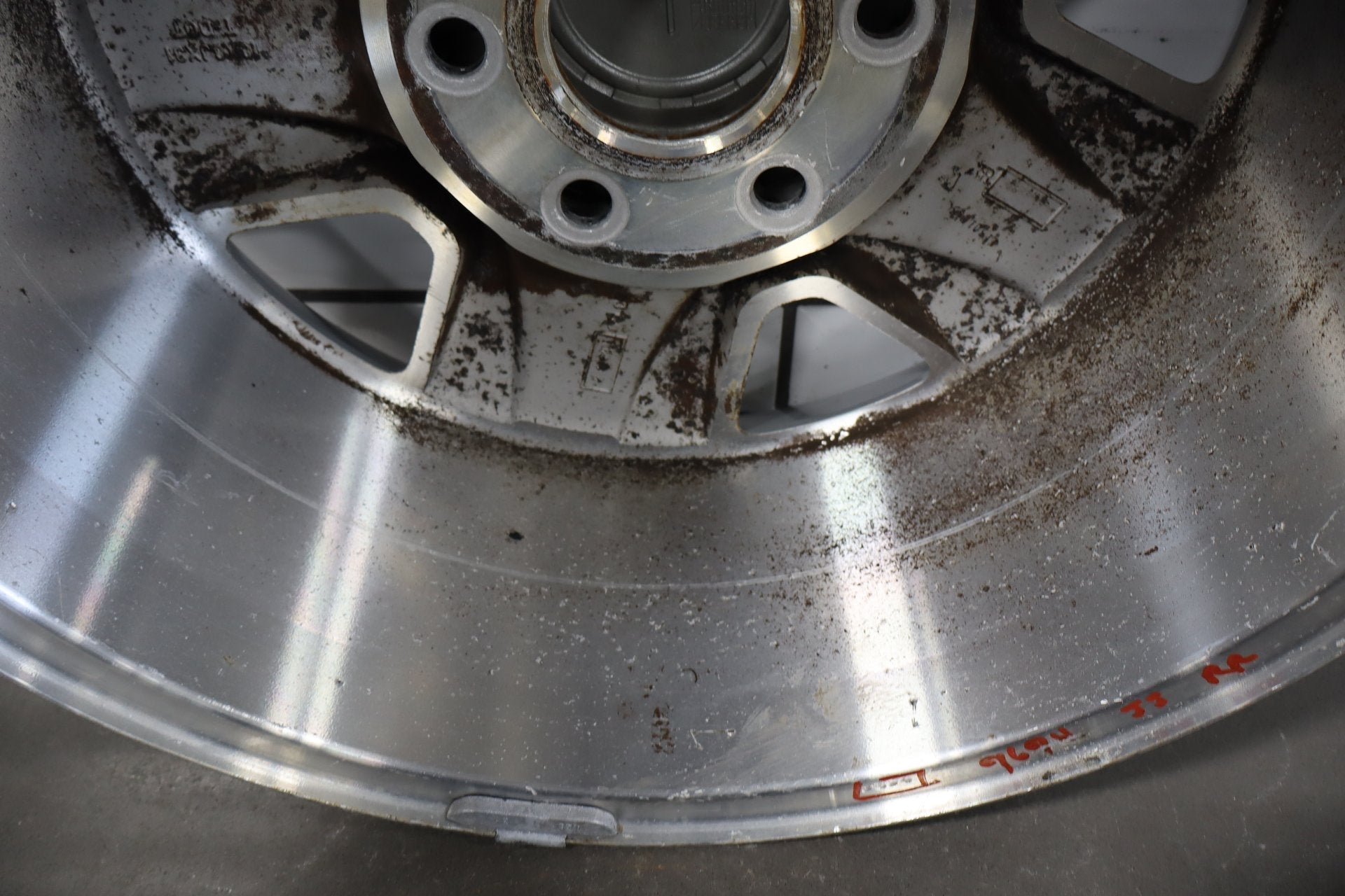 2008-2014 Chevrolet Tahoe Suburban Z71 18" Alloy Wheel 09598055 OEM
