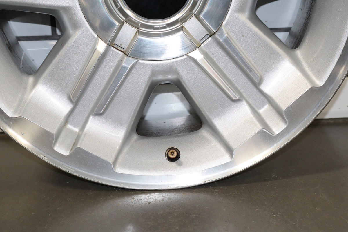 2008-2014 Chevrolet Tahoe Suburban Z71 18" Alloy Wheel 09598055 OEM