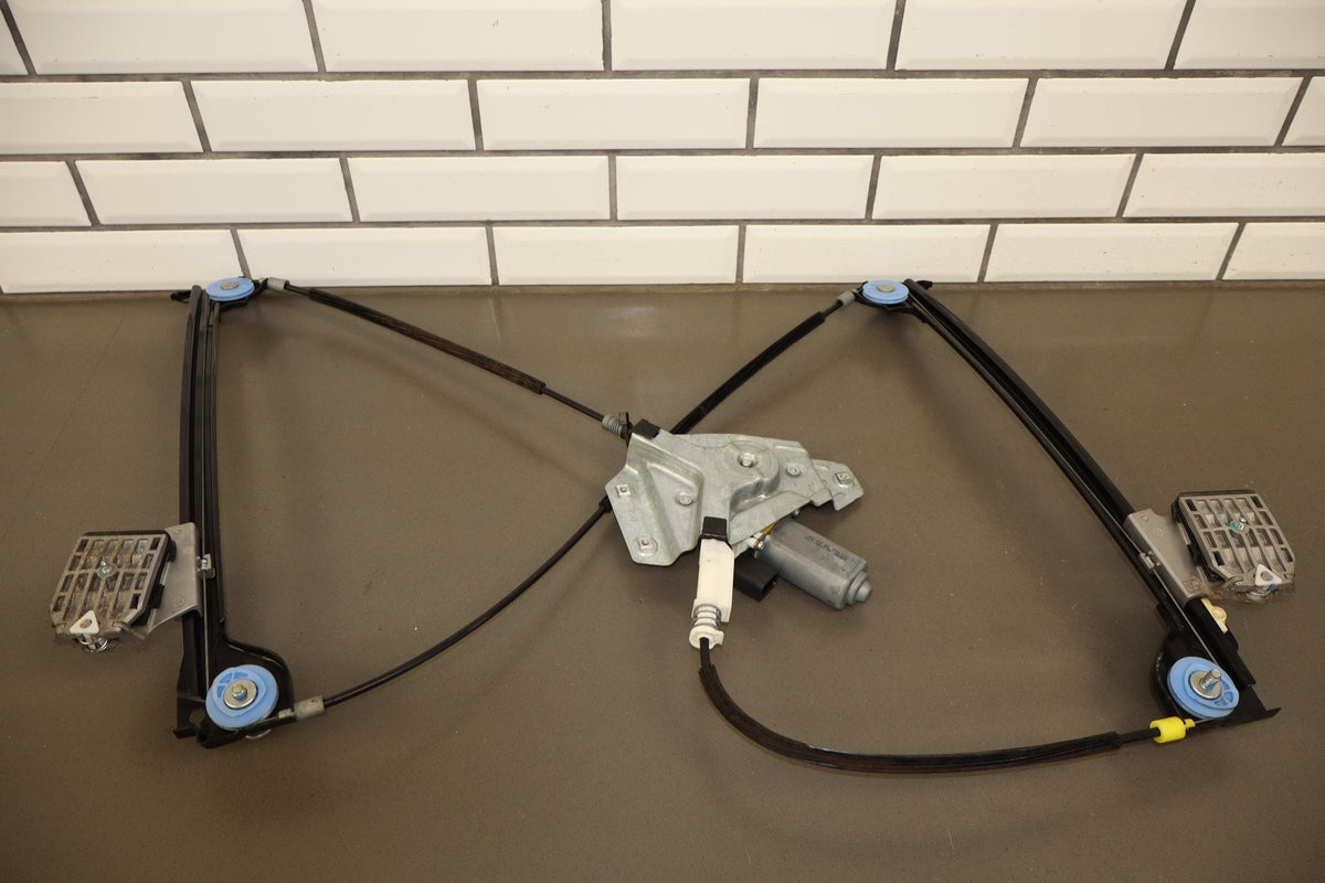 2008-23 Dodge Challenger RH Window Regulator w/ Motor 68043884AA
