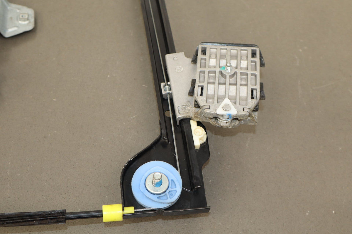 2008-23 Dodge Challenger RH Window Regulator w/ Motor 68043884AA