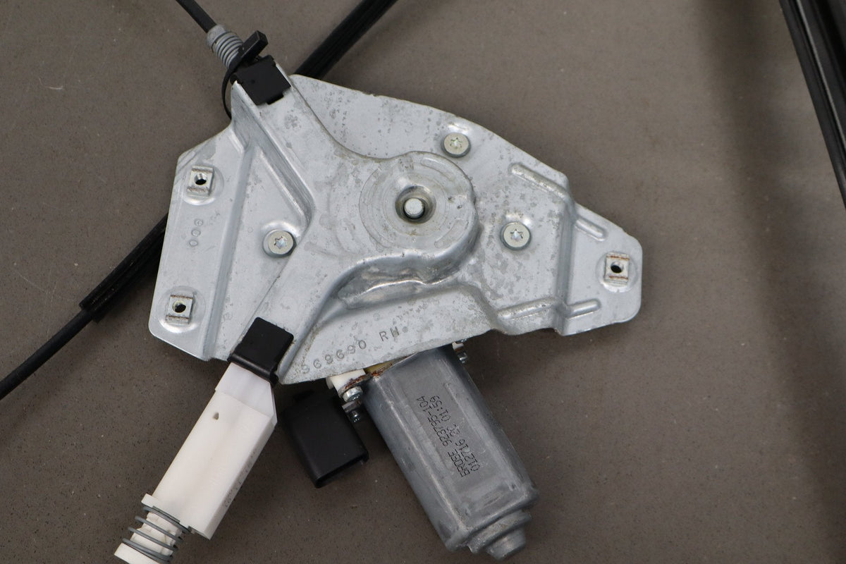 2008-23 Dodge Challenger RH Window Regulator w/Motor OEM