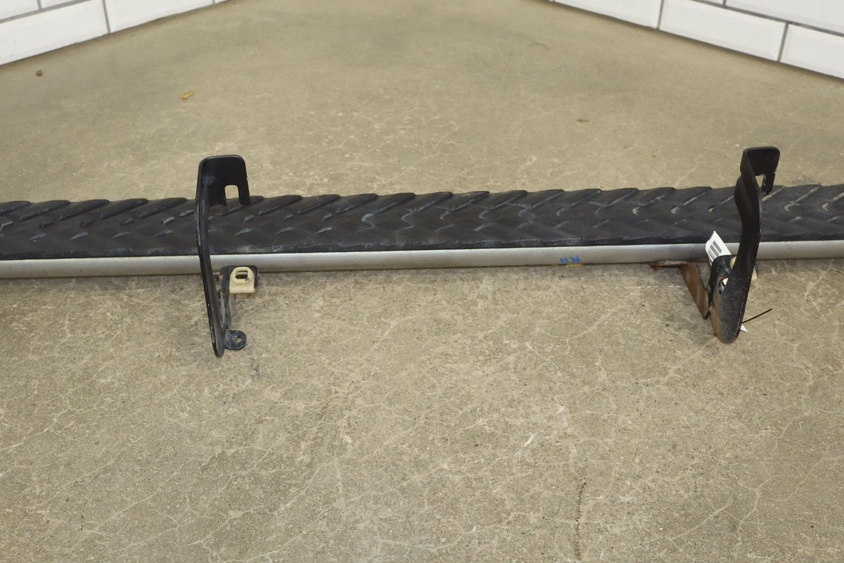 2008 Chevrolet Suburban 1500- Right Running Board