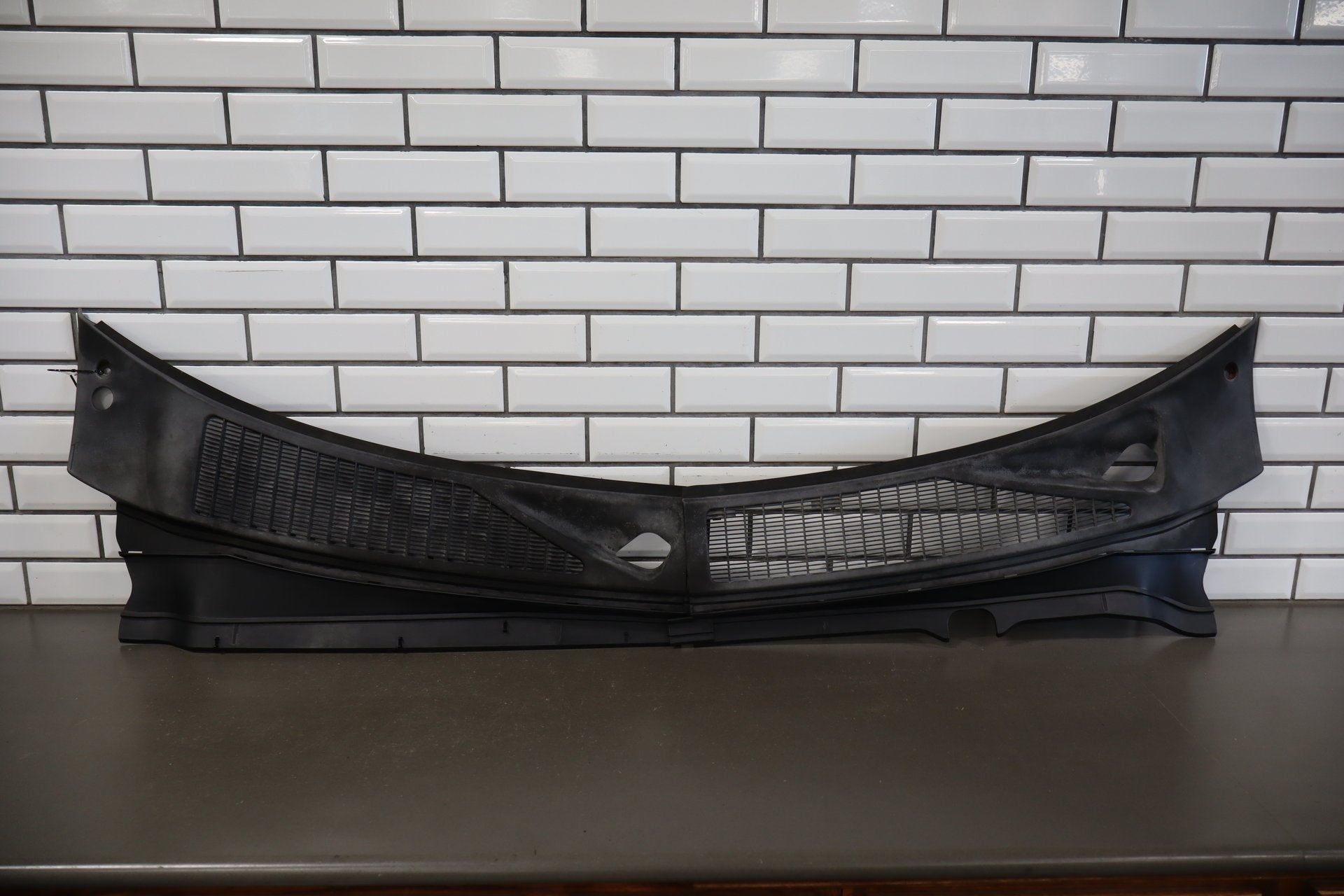 2008 Ford F-250 Super Duty Cowl Vent Panel OEM