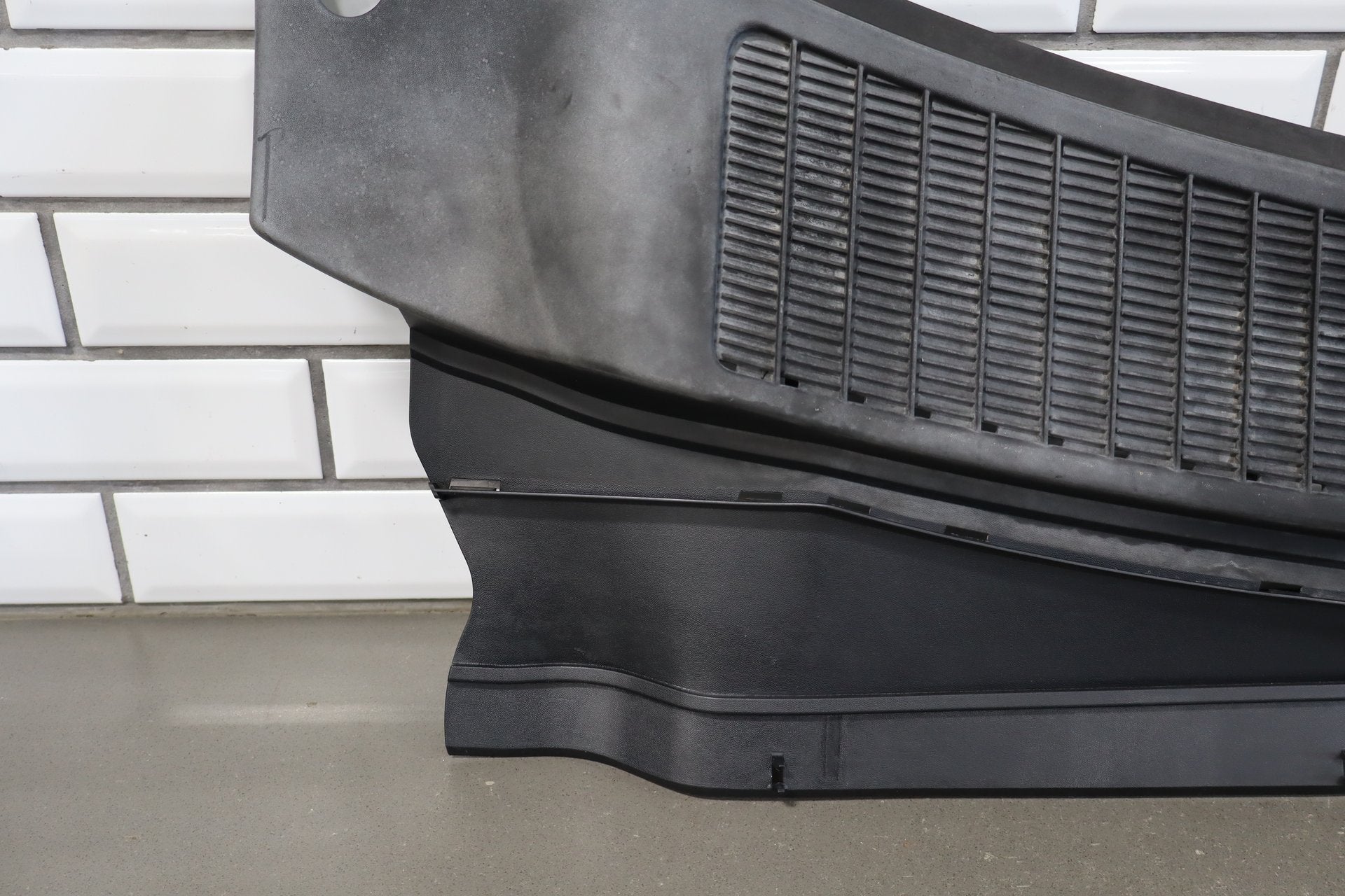 2008 Ford F-250 Super Duty Cowl Vent Panel OEM