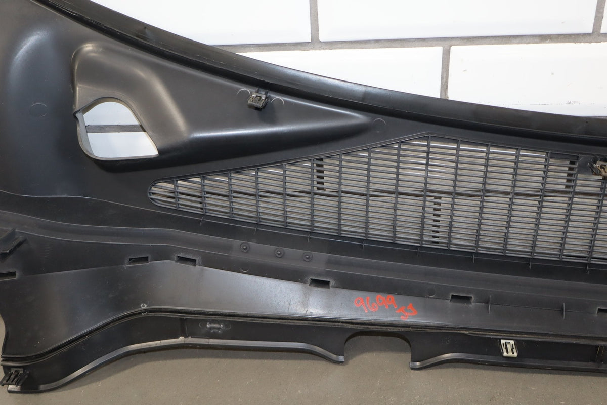2008 Ford F-250 Super Duty Cowl Vent Panel OEM