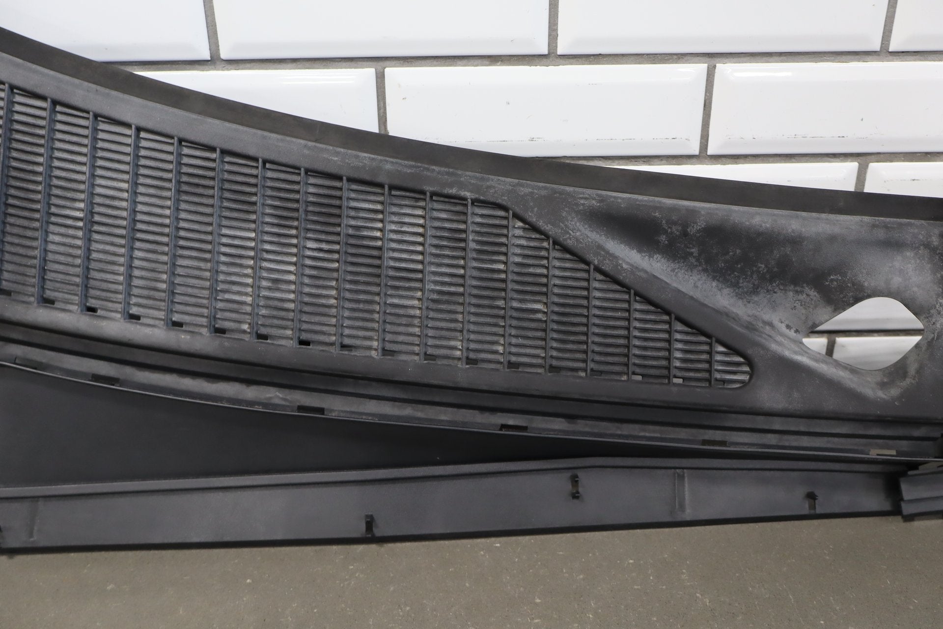 2008 Ford F-250 Super Duty Cowl Vent Panel OEM