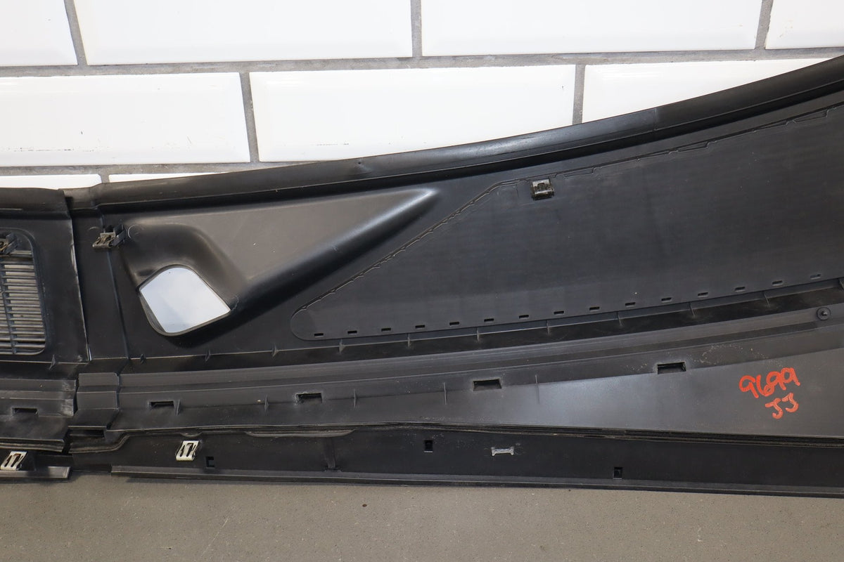 2008 Ford F-250 Super Duty Cowl Vent Panel OEM
