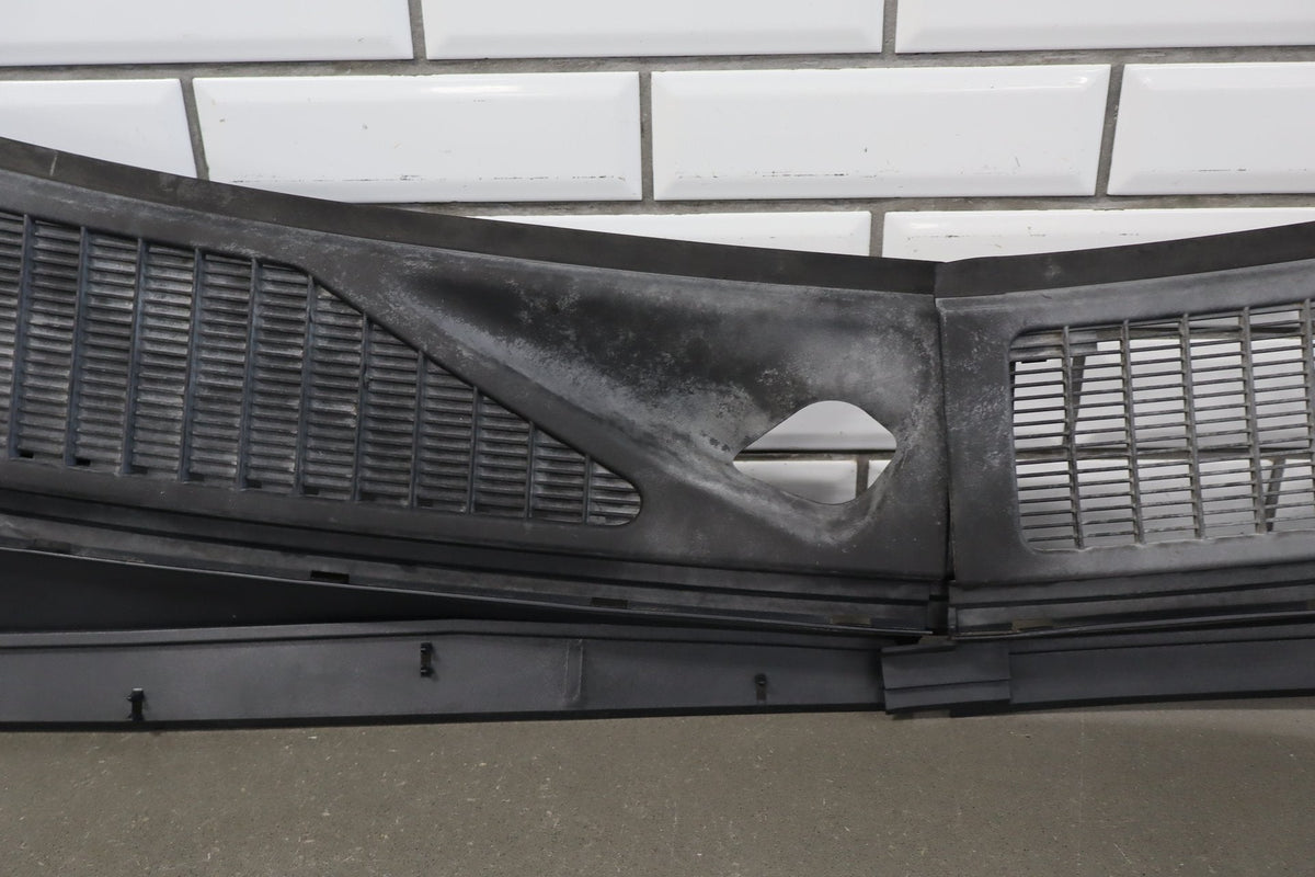2008 Ford F-250 Super Duty Cowl Vent Panel OEM