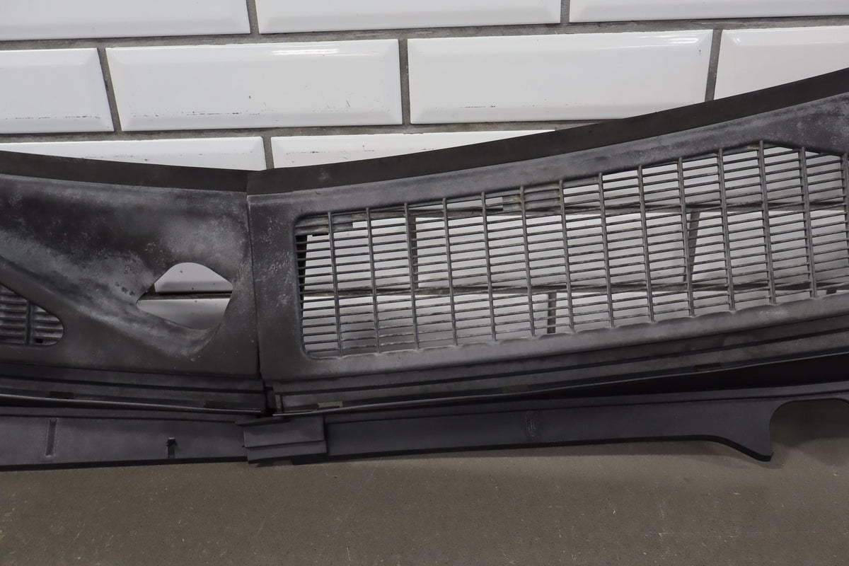 2008 Ford F-250 Super Duty Cowl Vent Panel OEM