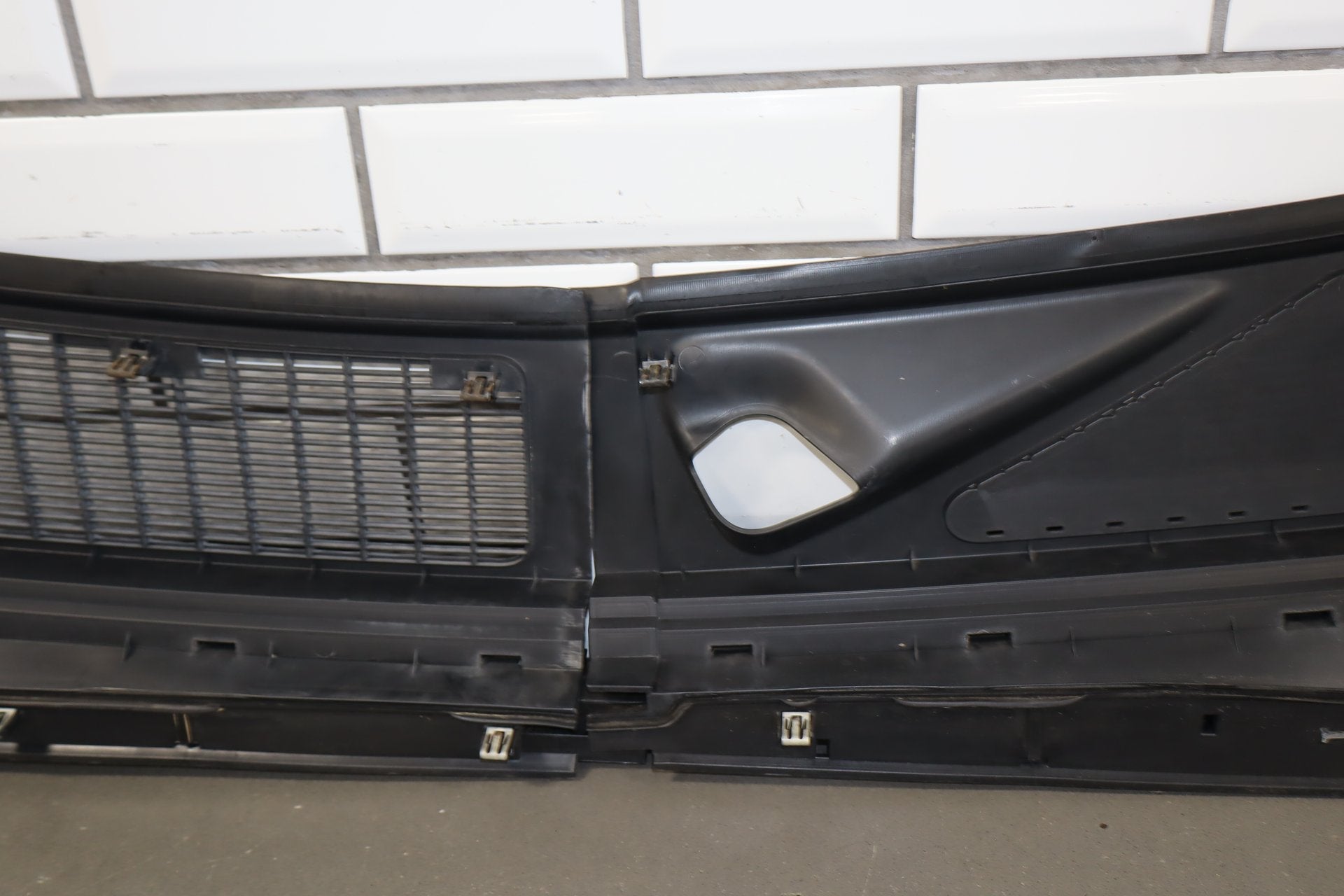 2008 Ford F-250 Super Duty Cowl Vent Panel OEM