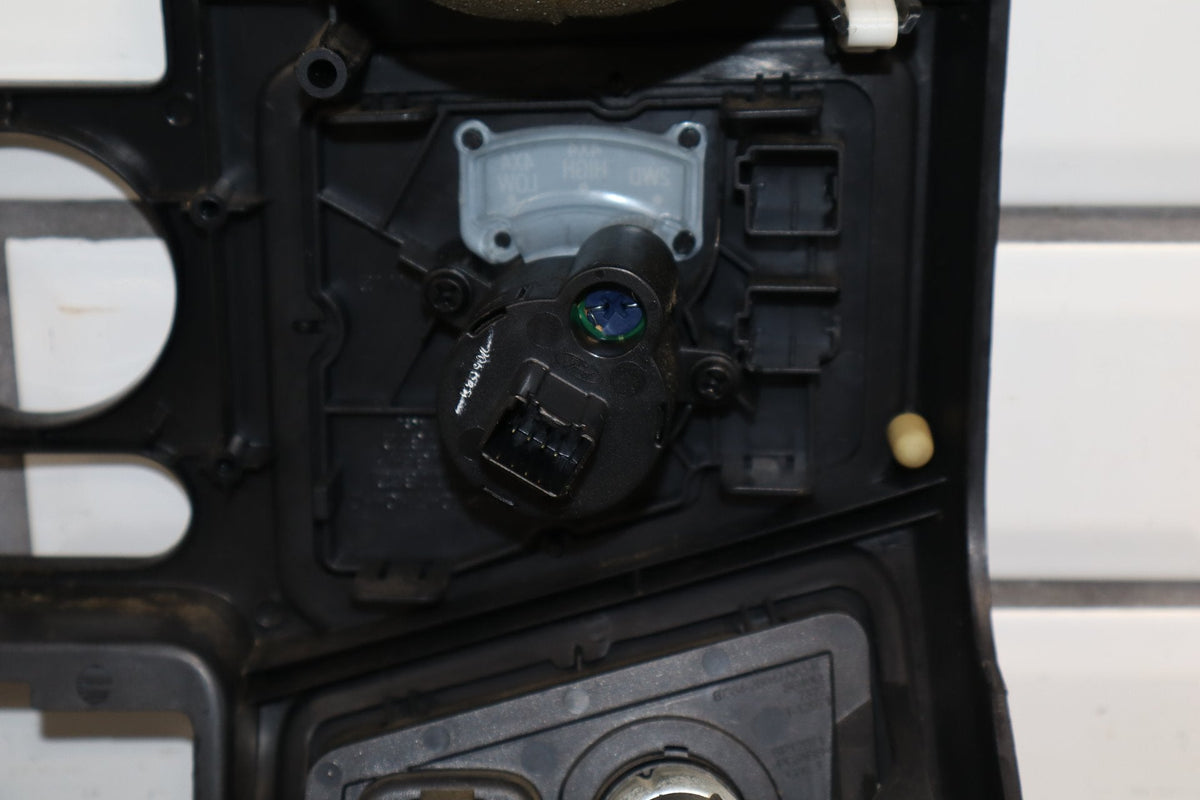 2008 Ford F-250 Super Duty Radio Trim Bezel OEM