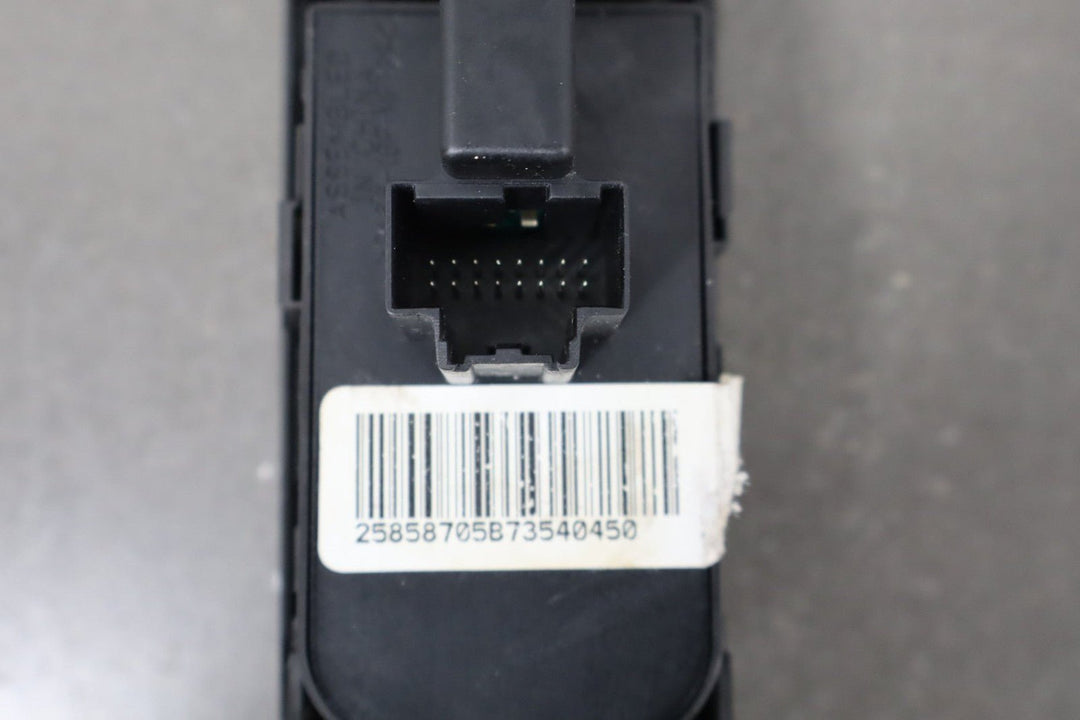 2008 GMC Sierra 2500 Dash Mounted Headlight Switch OEM