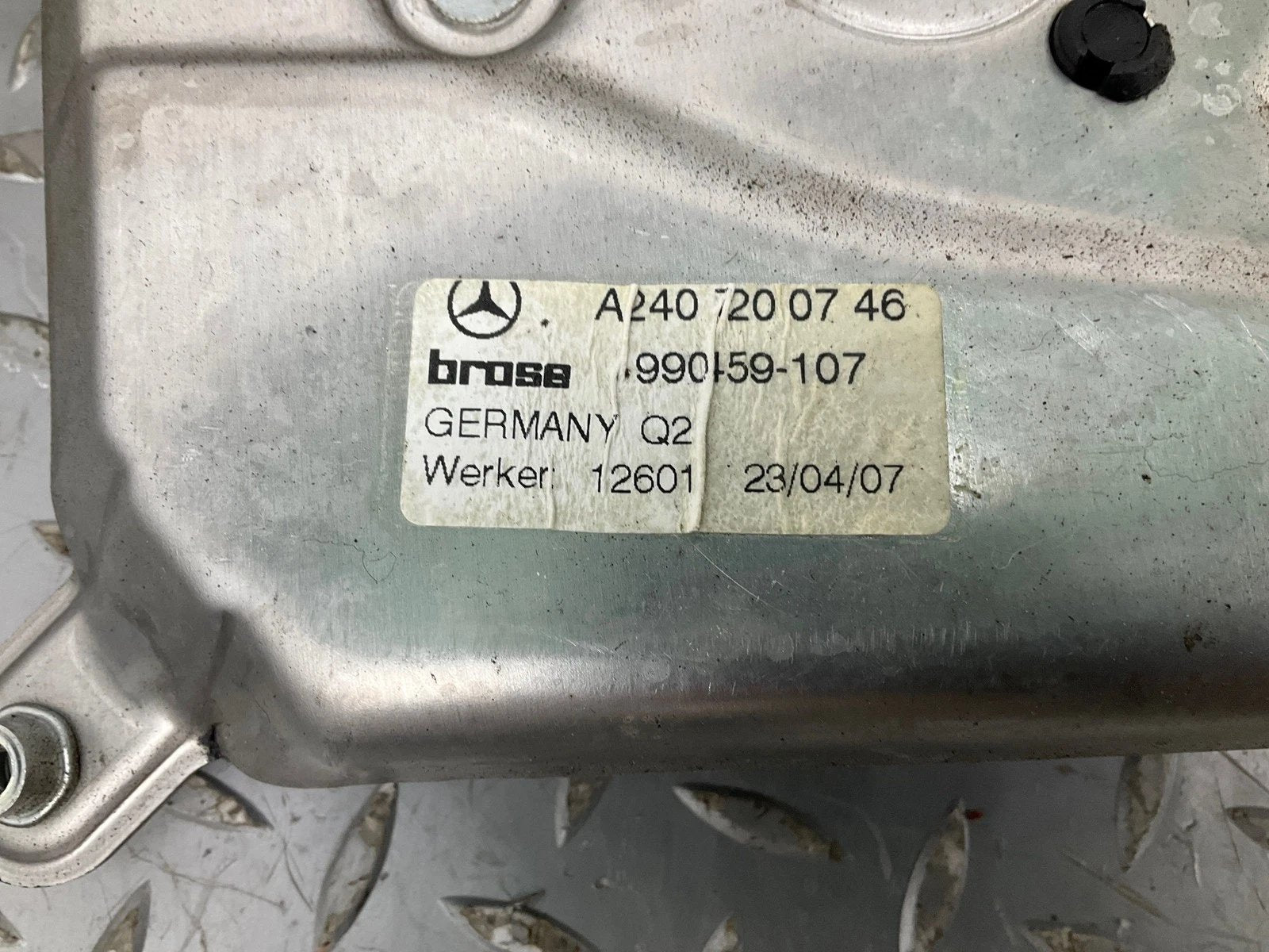 2008 Maybach 57- FRONT DOOR REGULATOR