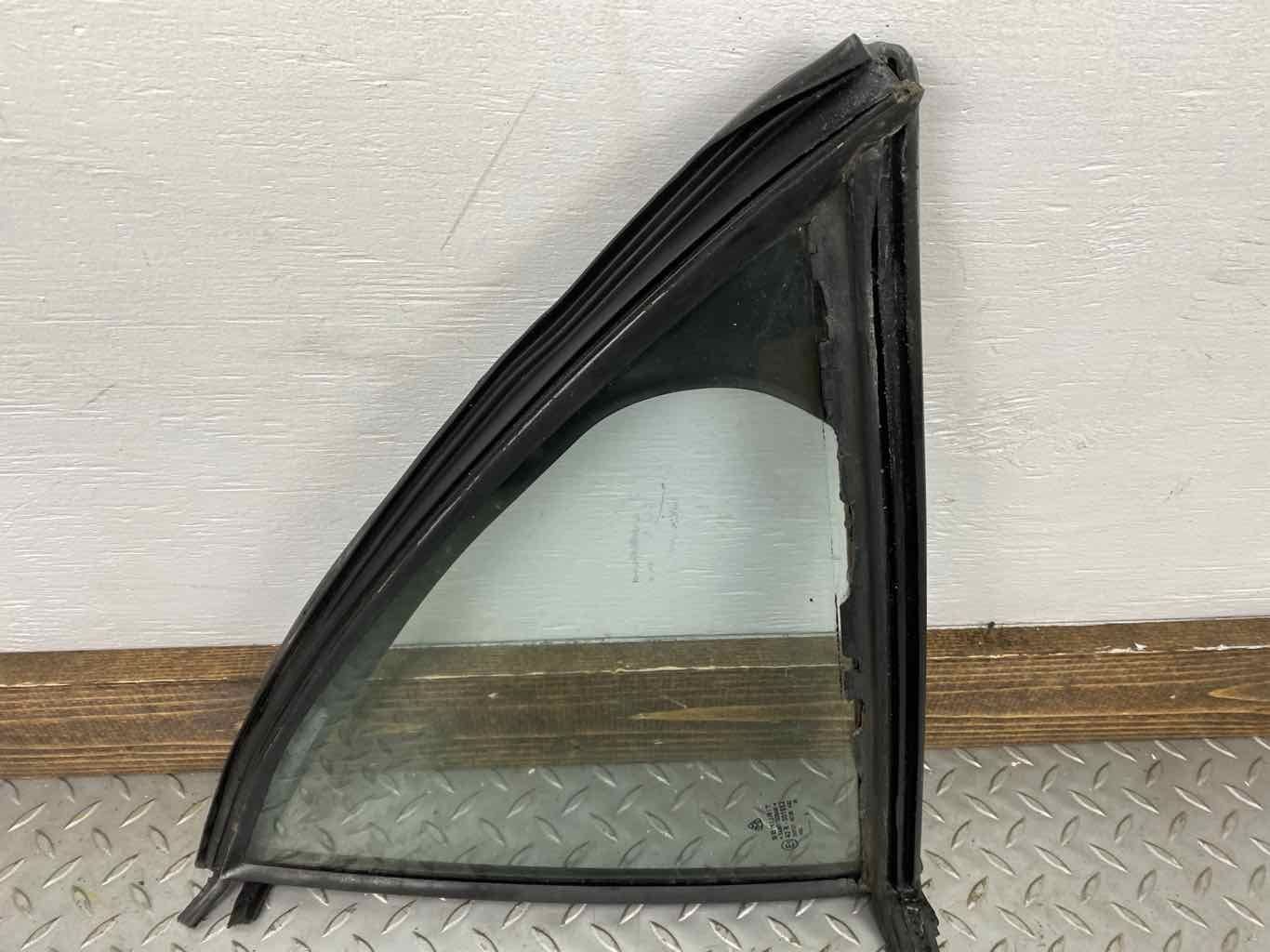 2008 Maybach 57- REAR VENT GLASS/WINDOW