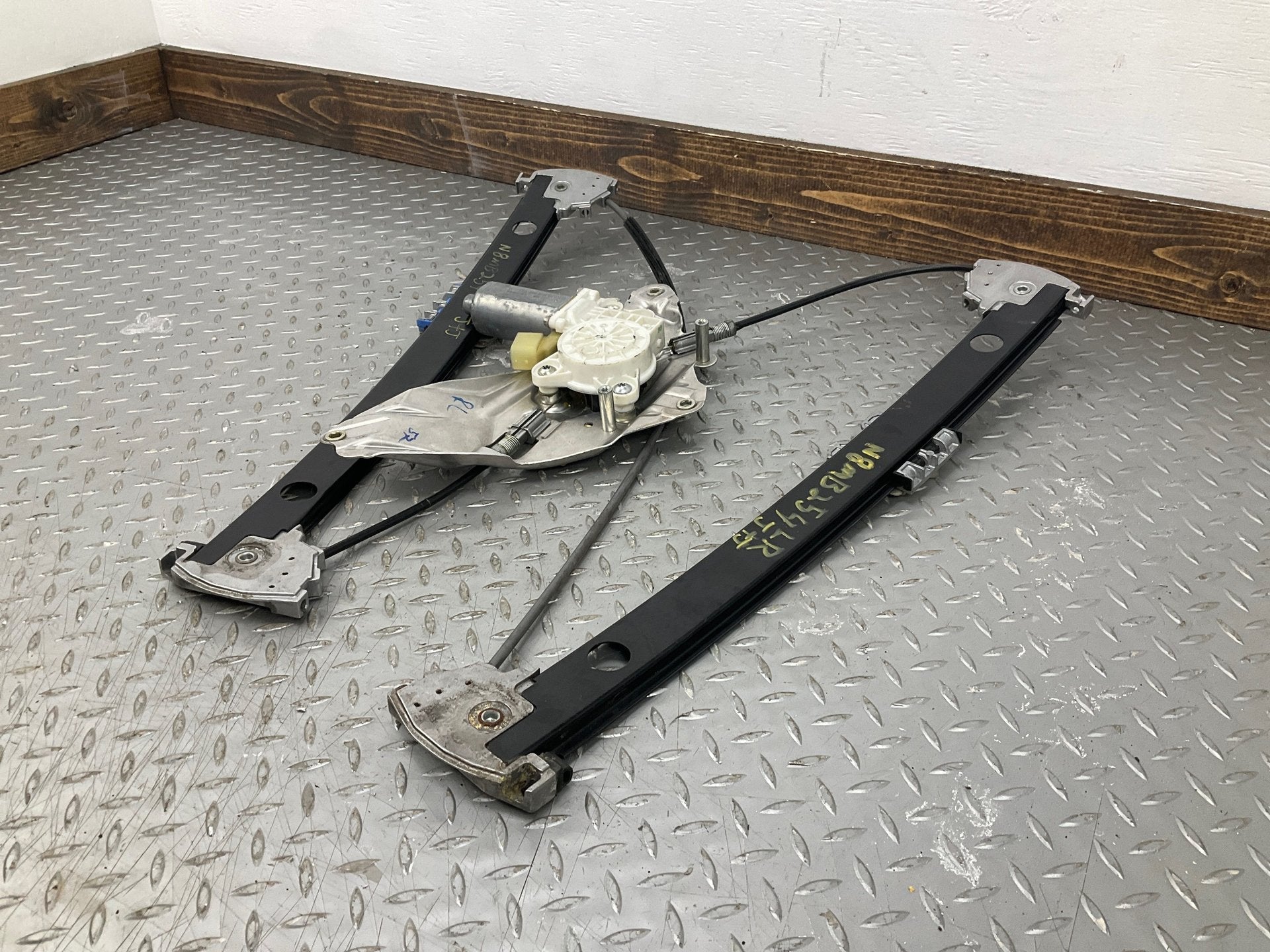 2008 Maybach 57- SIDE/REAR/CARGO REGULATOR