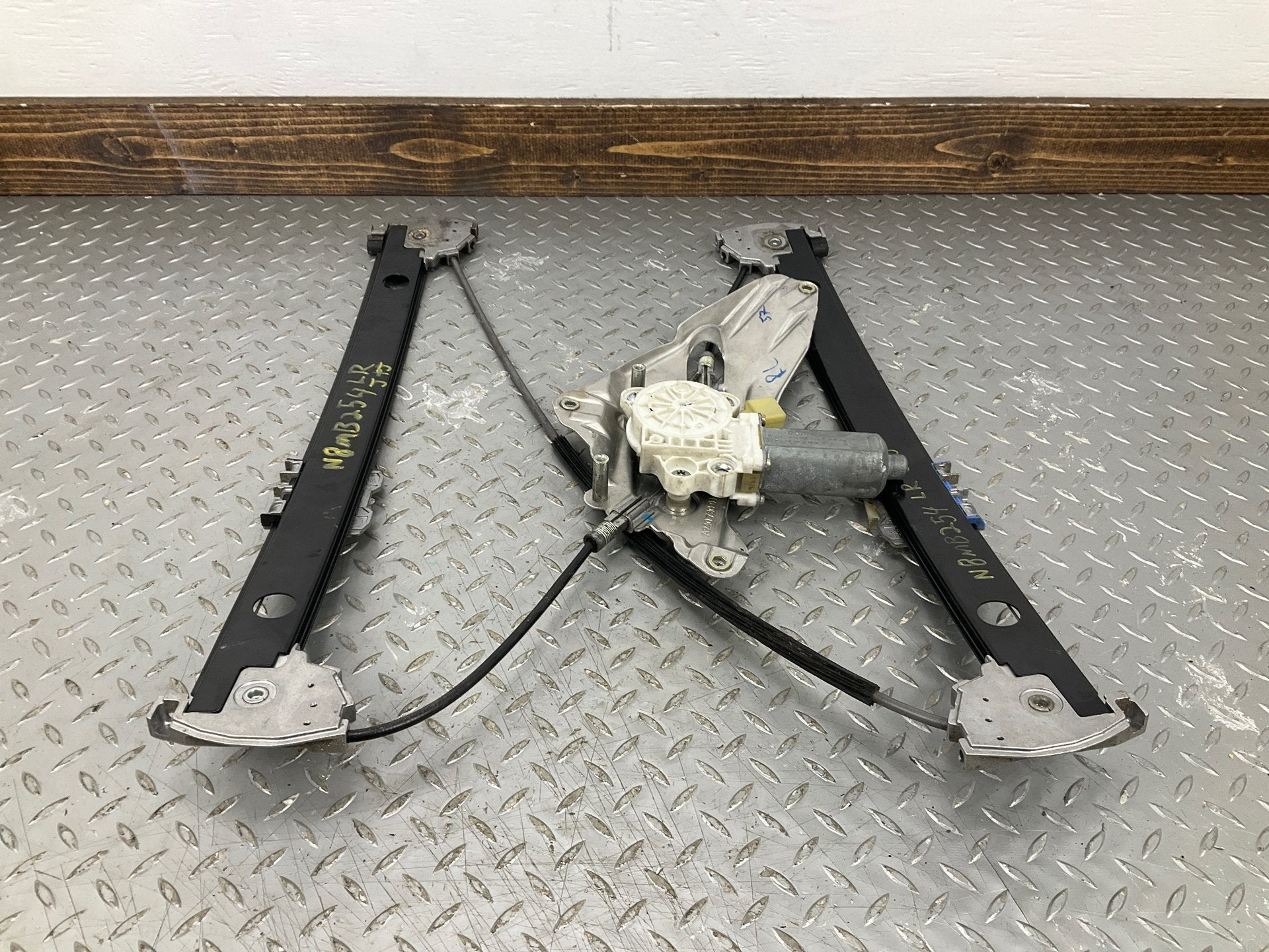 2008 Maybach 57- SIDE/REAR/CARGO REGULATOR