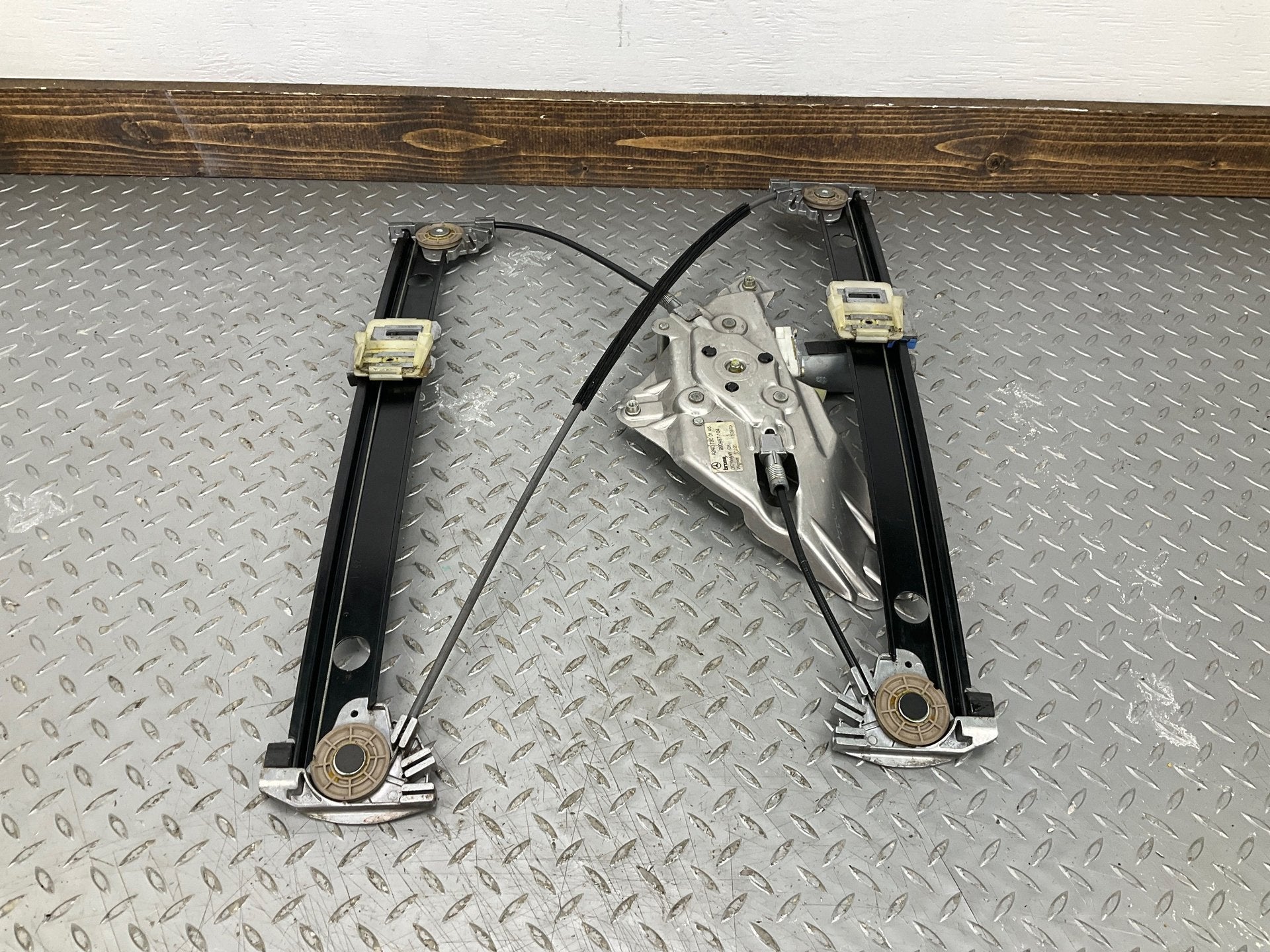 2008 Maybach 57- SIDE/REAR/CARGO REGULATOR