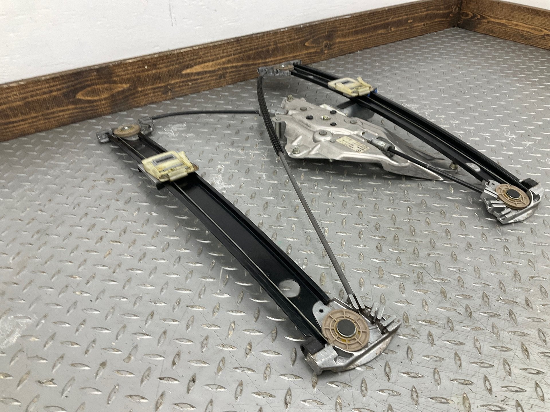 2008 Maybach 57- SIDE/REAR/CARGO REGULATOR