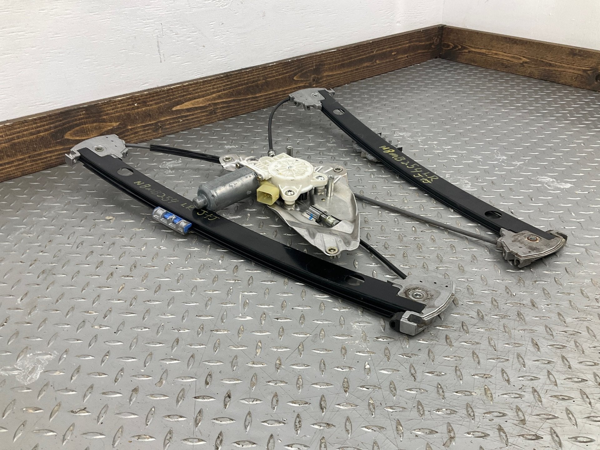 2008 Maybach 57- SIDE/REAR/CARGO REGULATOR