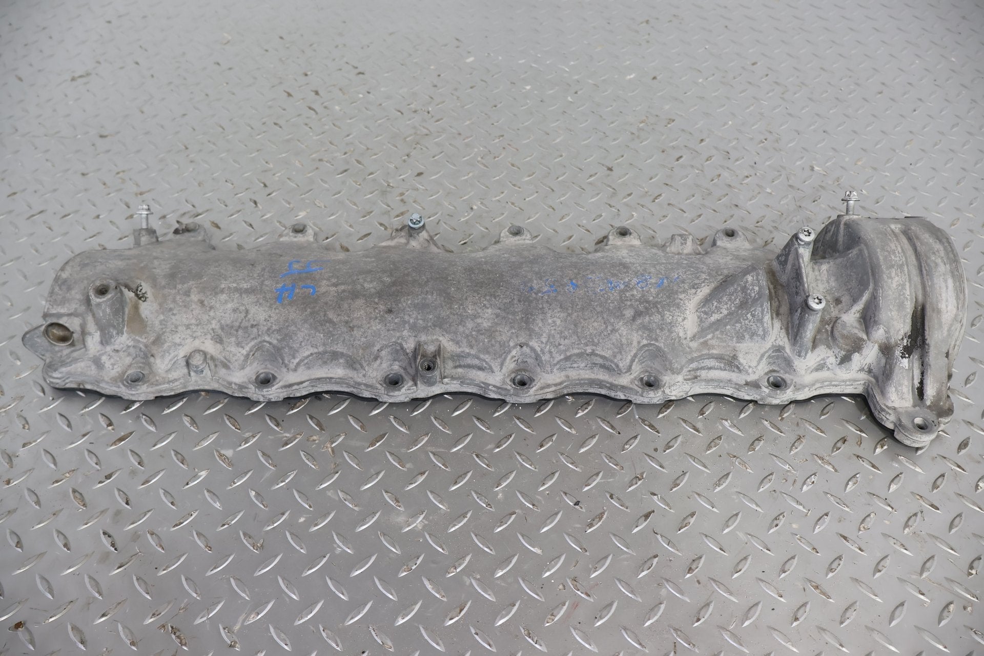 2008 Maybach 57- Valve Cover