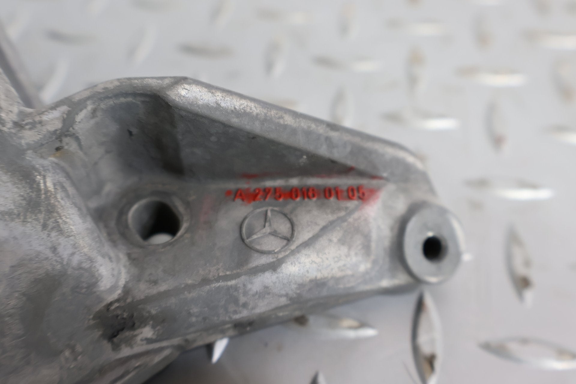 2008 Maybach 57- Valve Cover