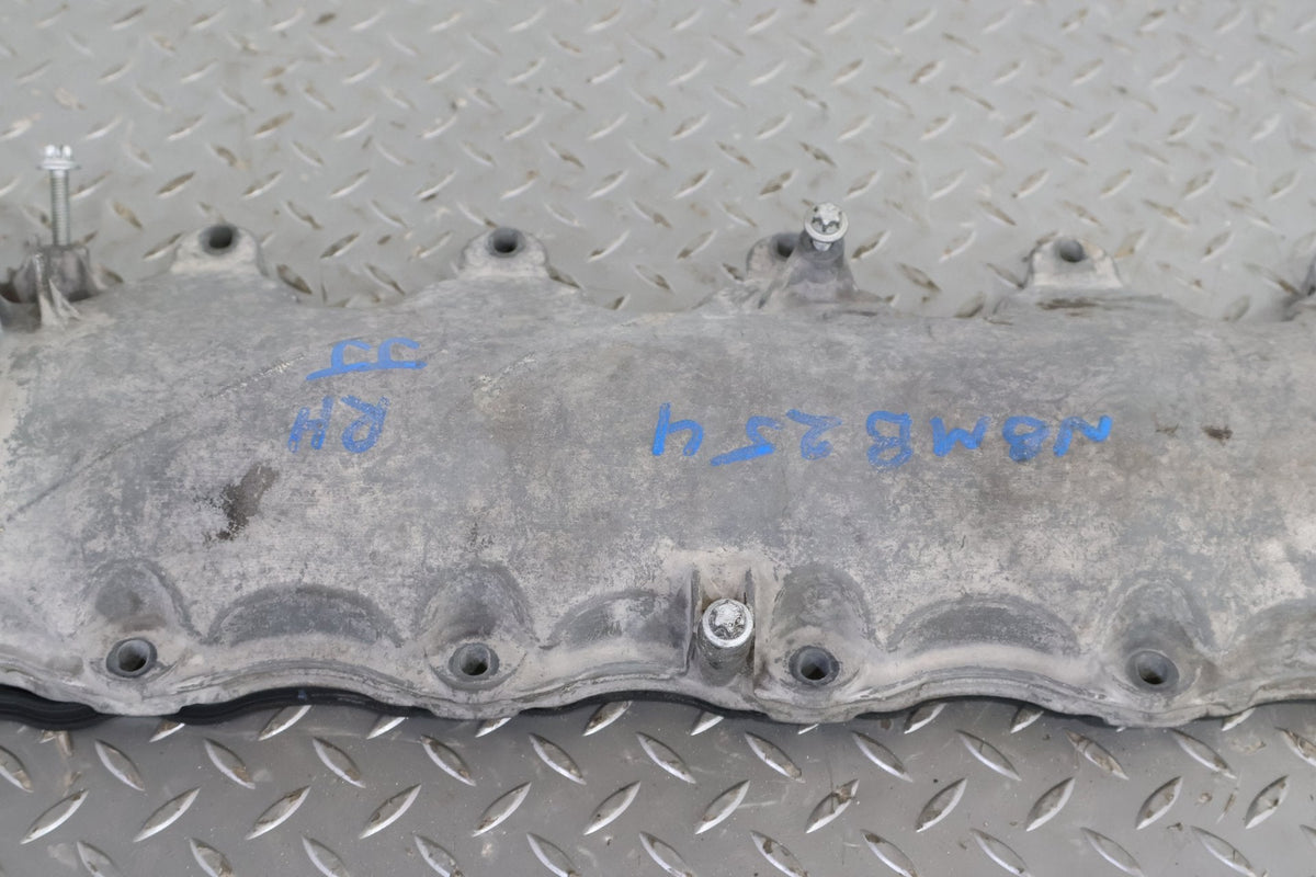 2008 Maybach 57- Valve Cover