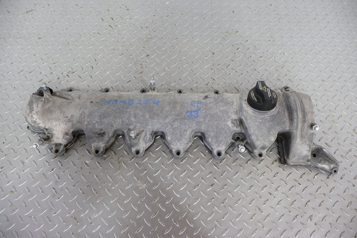 2008 Maybach 57- Valve Cover